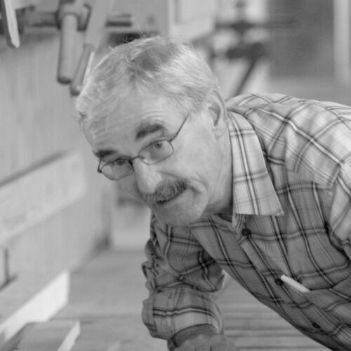 Markus Lehmann in der Wekstatt der Kobesen