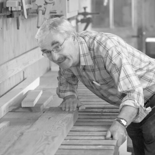 Markus Lehmann in der Wekstatt der Kobesen