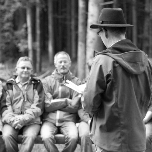 Tierische Geschichten das Thema der Lesewanderung in diesem Jahr. Wie üblich am Muttertag.