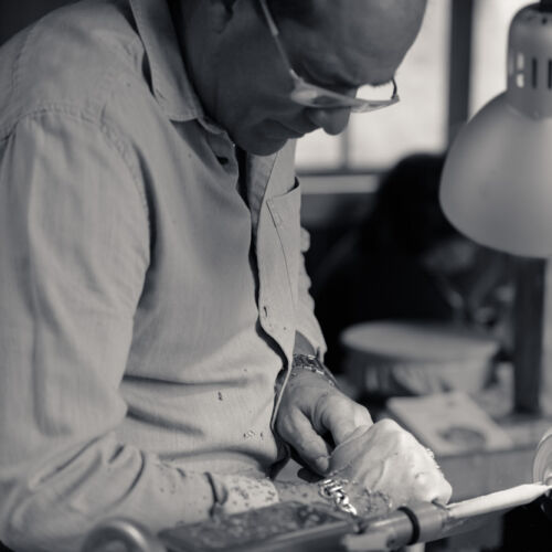 Besucher an der Ausstellung in der Kobesen.