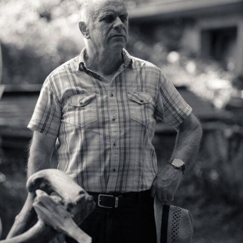 Besucher an der Ausstellung in der Kobesen.