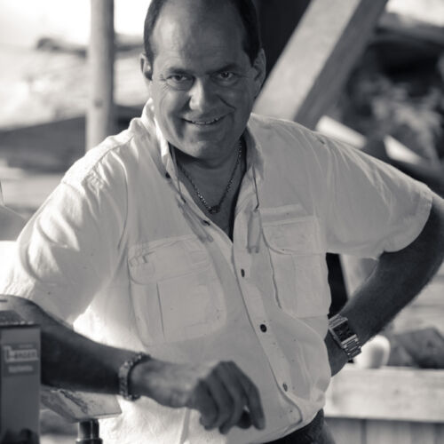 Besucher an der Ausstellung in der Kobesen.